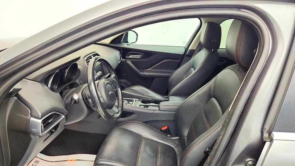 Used 2017 Jaguar F-PACE Prestige AWD/4WD image 19