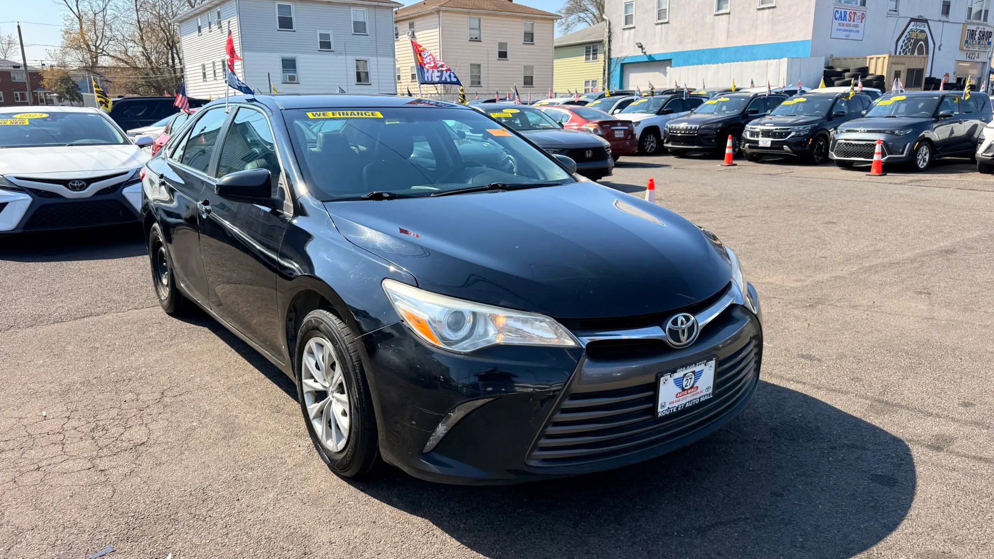 Used 2016 Toyota Camry LE FWD image 2