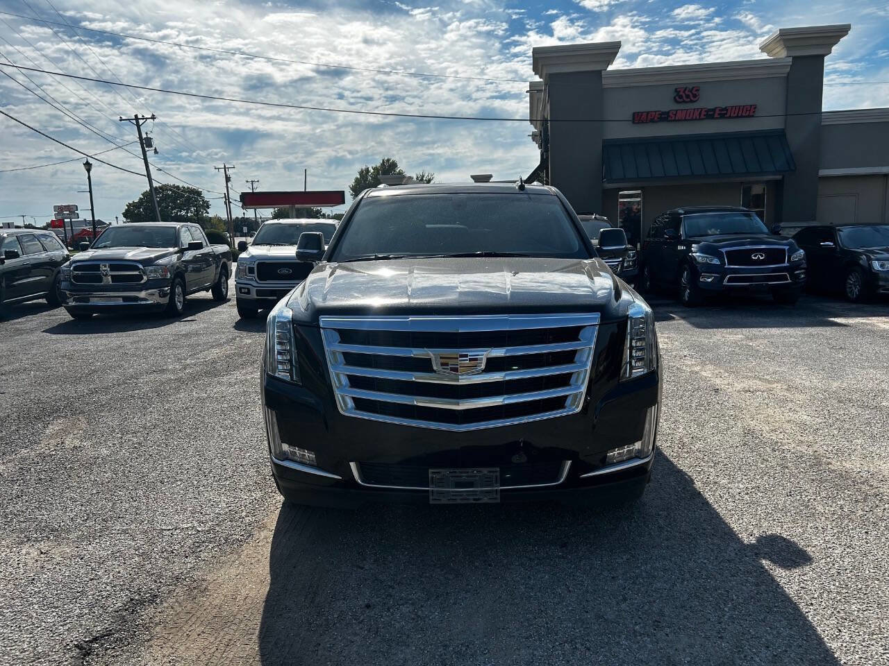 Used 2017 Cadillac Escalade 2WD image 2