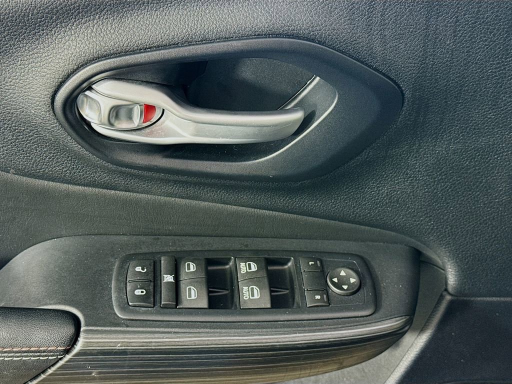 Used 2016 Jeep Cherokee 75th Anniversary image 21