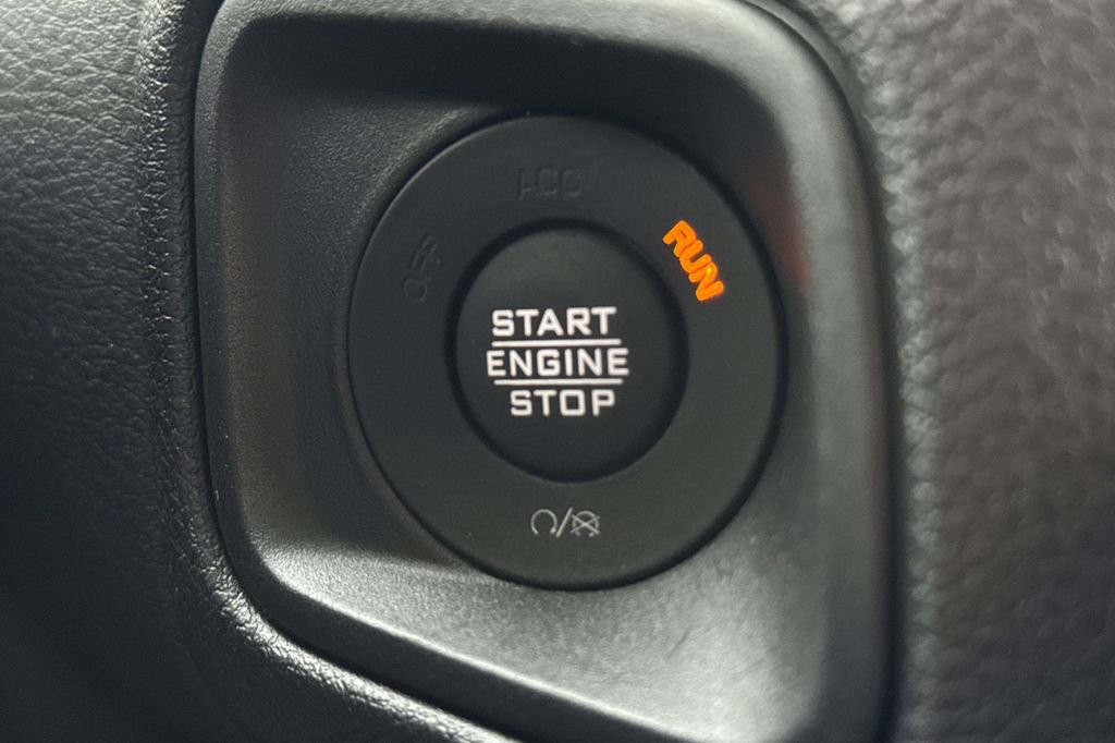 Used 2025 Jeep Gladiator Sport AWD/4WD image 24