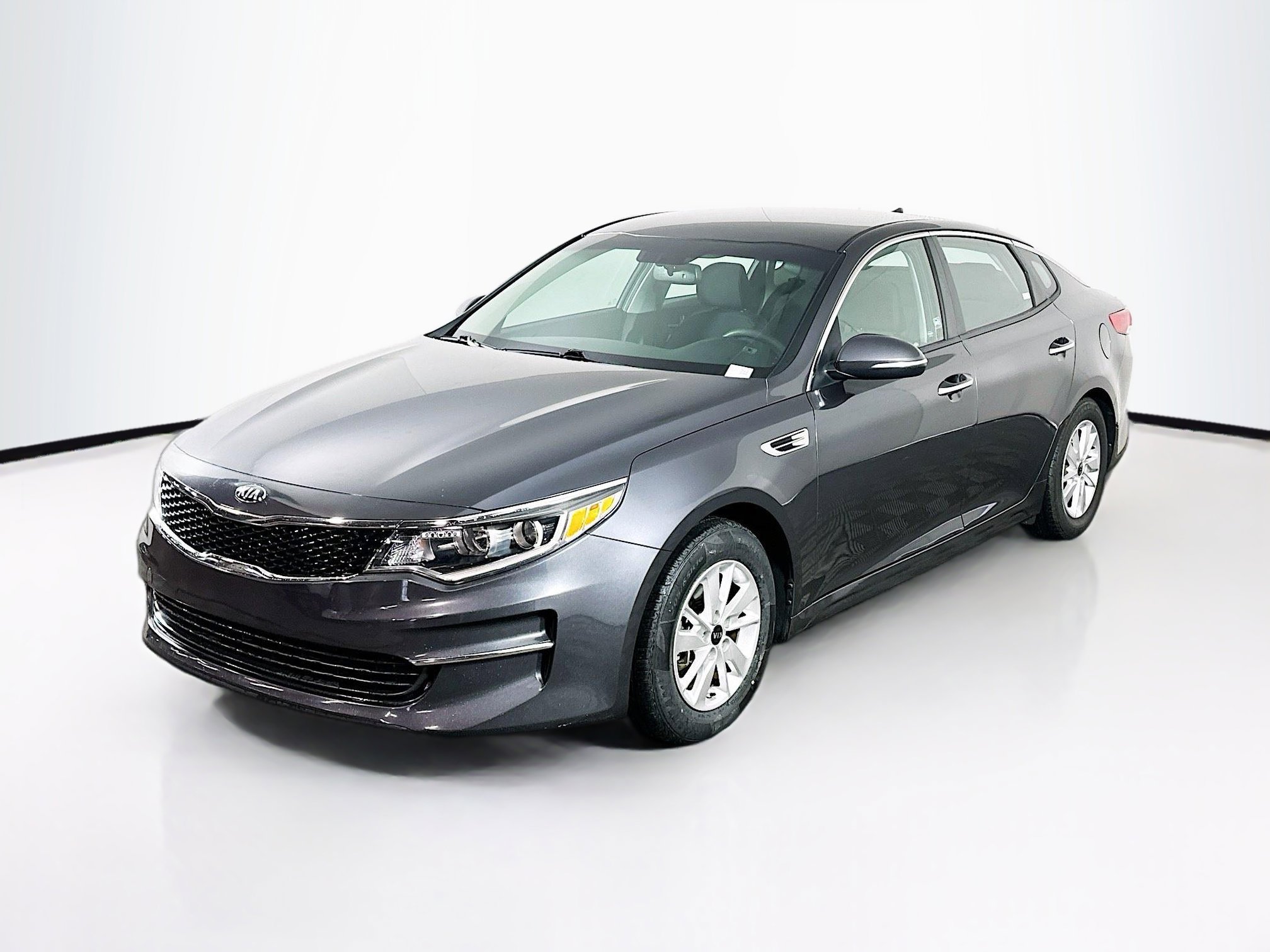 Used 2018 Kia Optima LX image 3