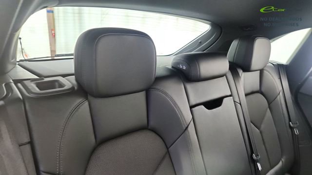 Used 2024 Porsche Macan image 25