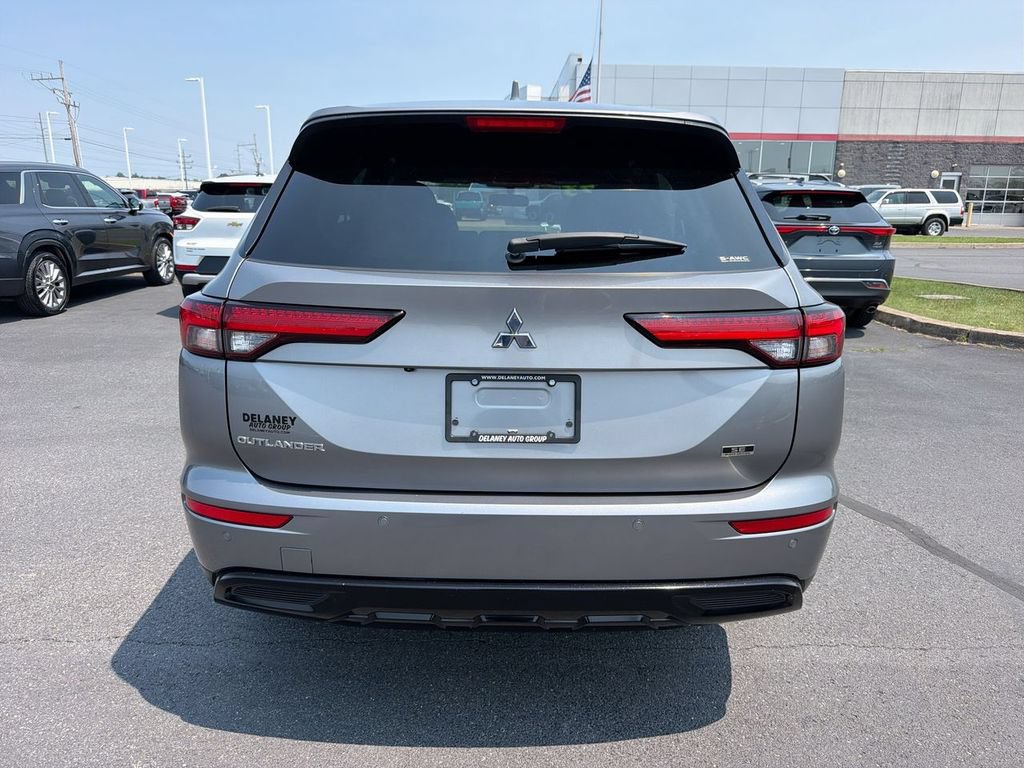 Used 2023 Mitsubishi Outlander SE Black Edition AWD/4WD image 7