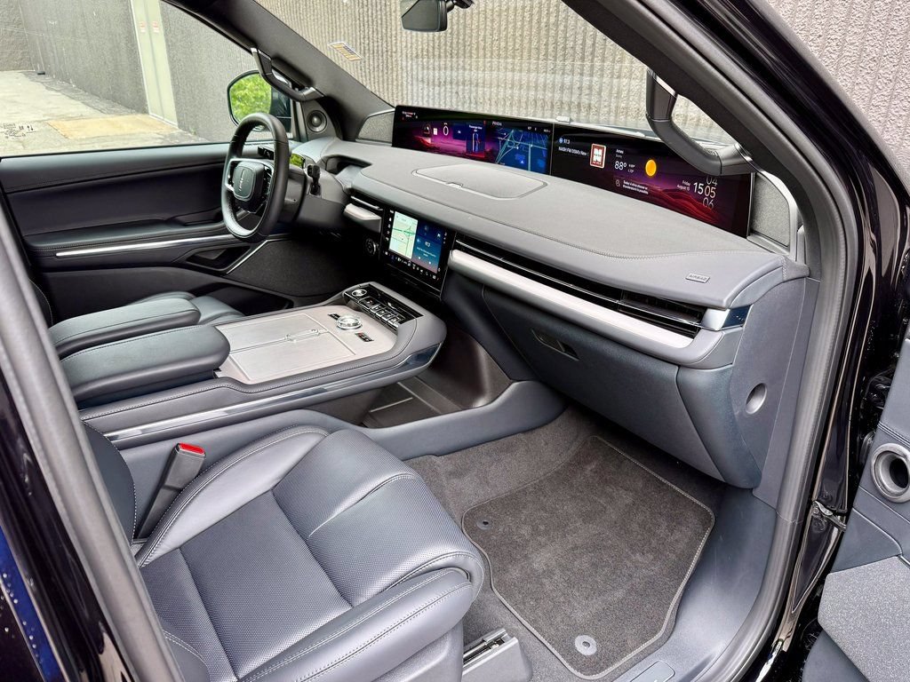Used 2025 Lincoln Navigator Reserve w/ Jet Appearance Package AWD/4WD image 24
