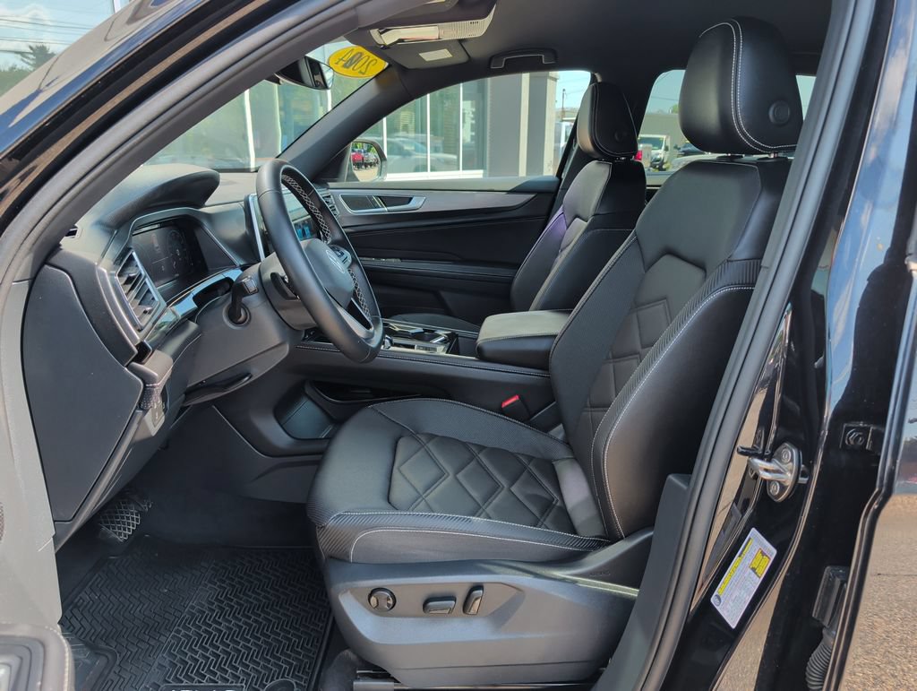 Used 2024 Volkswagen Atlas Cross Sport SE AWD/4WD image 9