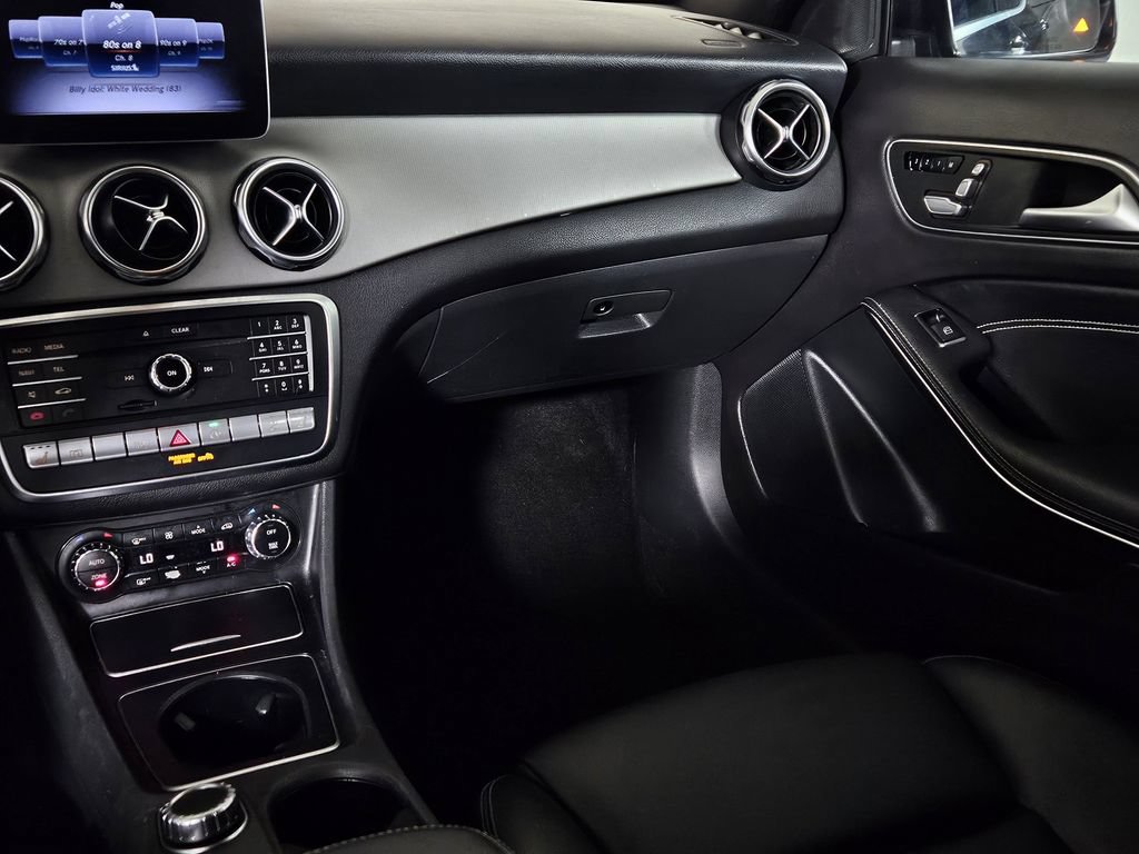 Used 2020 Mercedes-Benz GLA 250 4MATIC w/ Premium Package image 9