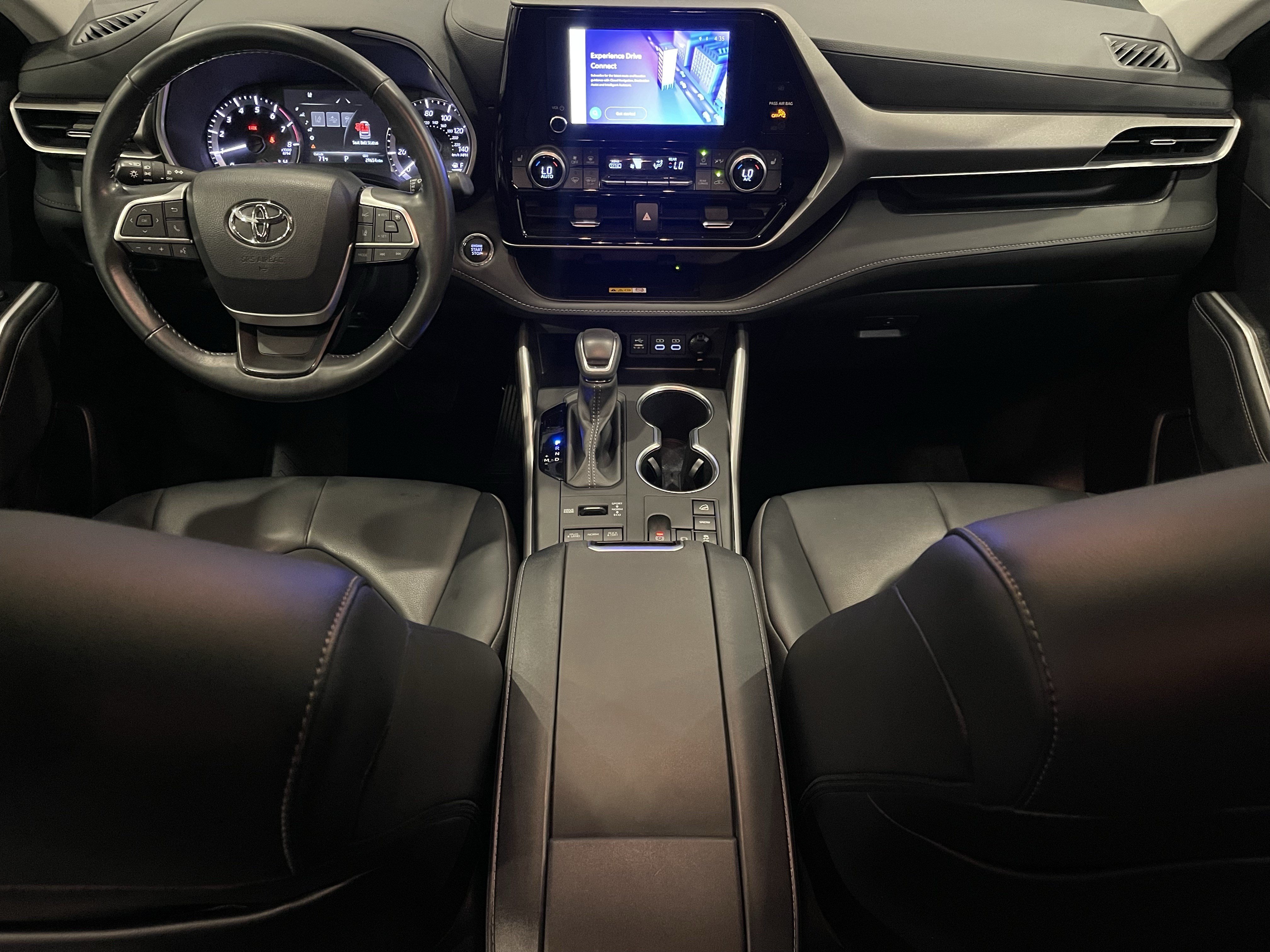 Used 2023 Toyota Highlander XLE AWD/4WD image 16