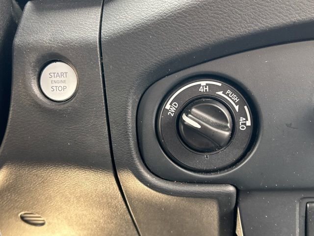 Used 2022 Nissan Frontier SV image 37