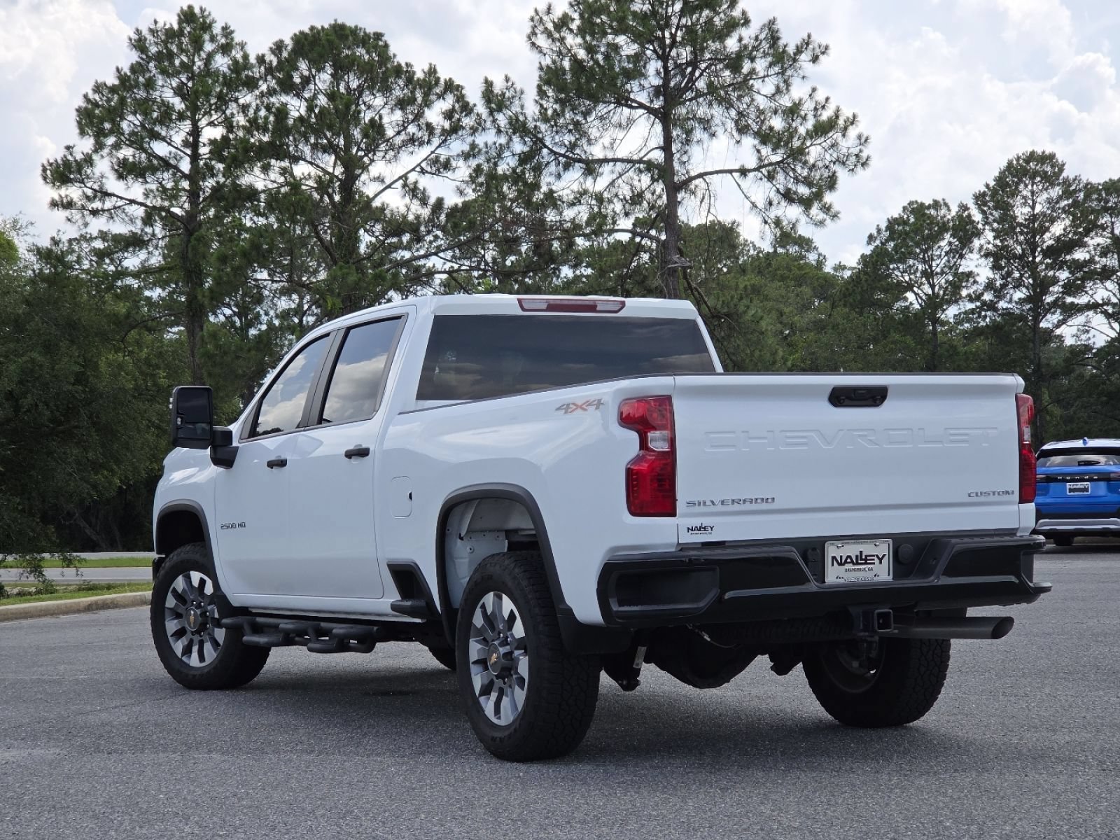 Used 2025 Chevrolet Silverado 2500 Custom w/ Custom Convenience Package AWD/4WD image 18