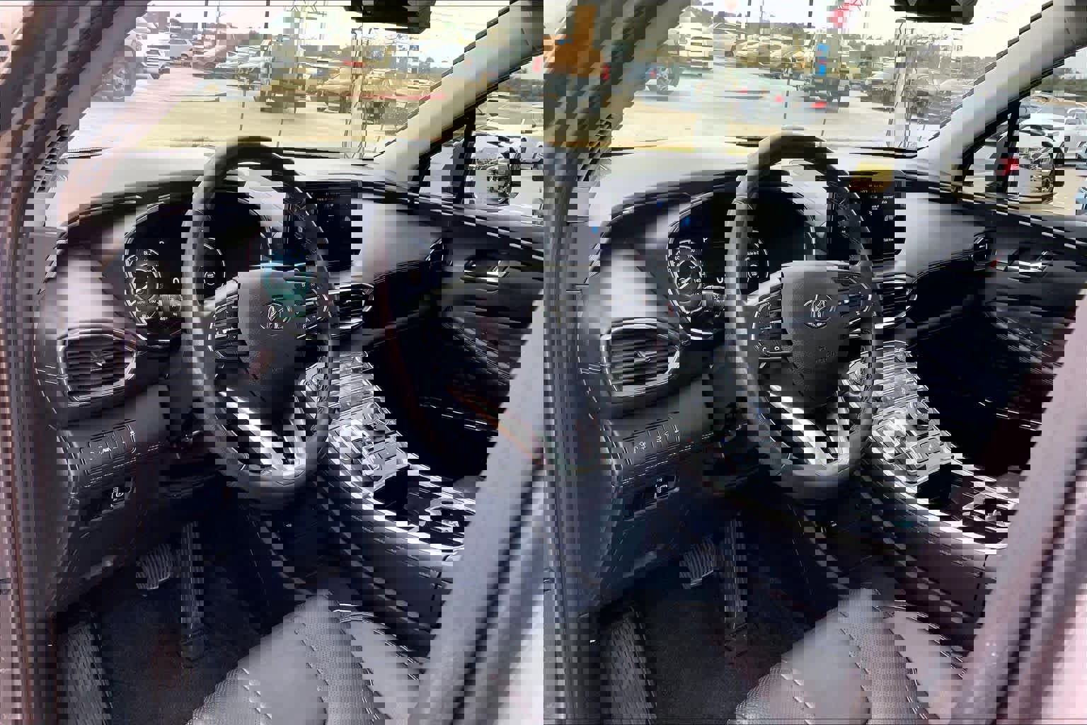 Used 2021 Hyundai Santa Fe SEL Premium image 17