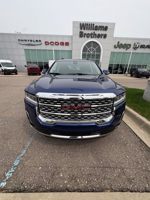 Used 2023 GMC Acadia Denali AWD/4WD image 4