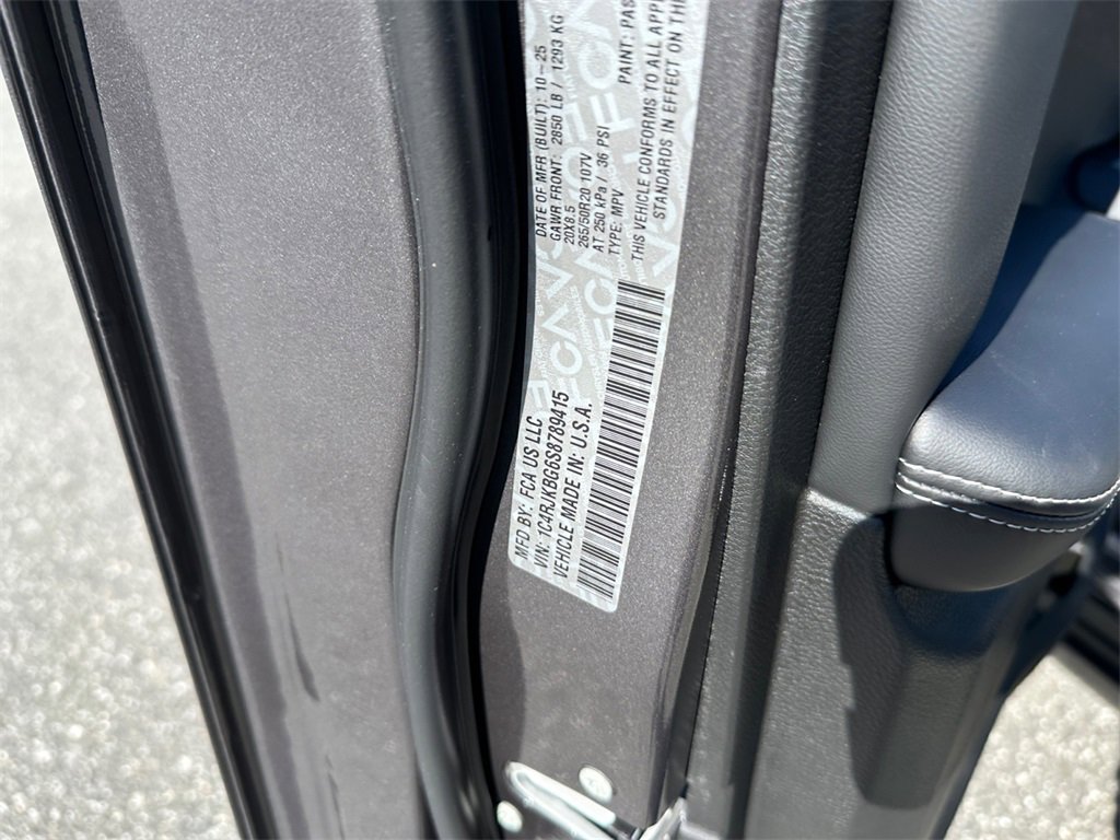 New 2025 Jeep Grand Cherokee L Limited image 30