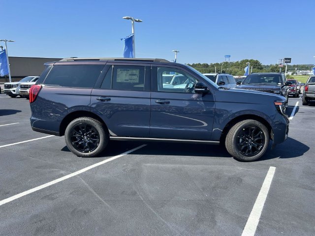 New 2027 Ford Expedition Platinum RWD image 3