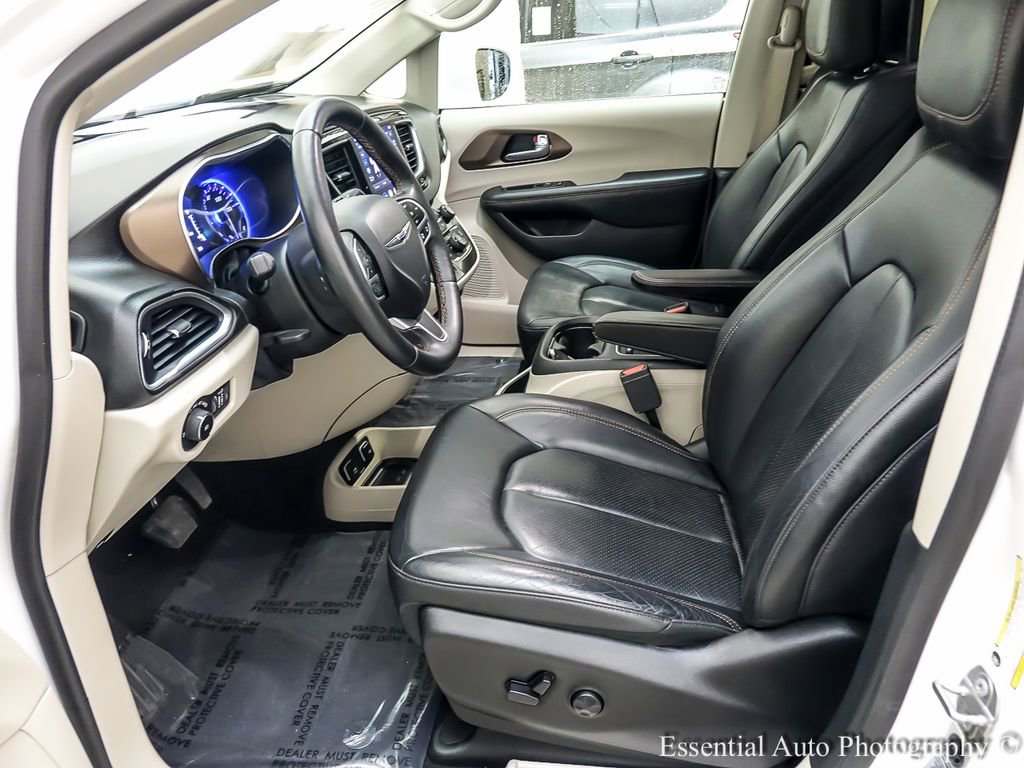 Used 2018 Chrysler Pacifica Touring-L Plus w/ Advanced Safetytec Group FWD image 9