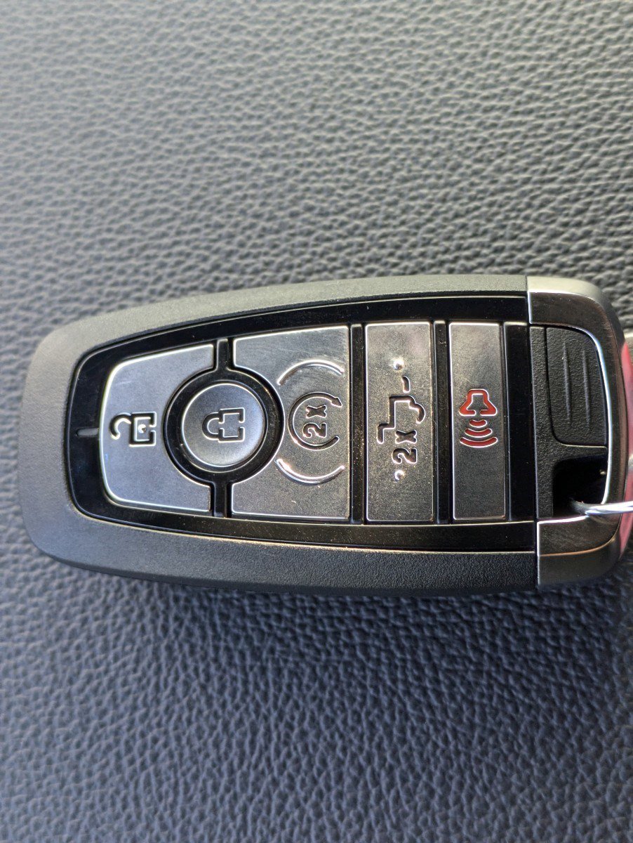 Used 2025 Ford F150 Lariat w/ Equipment Group 501A Mid image 33