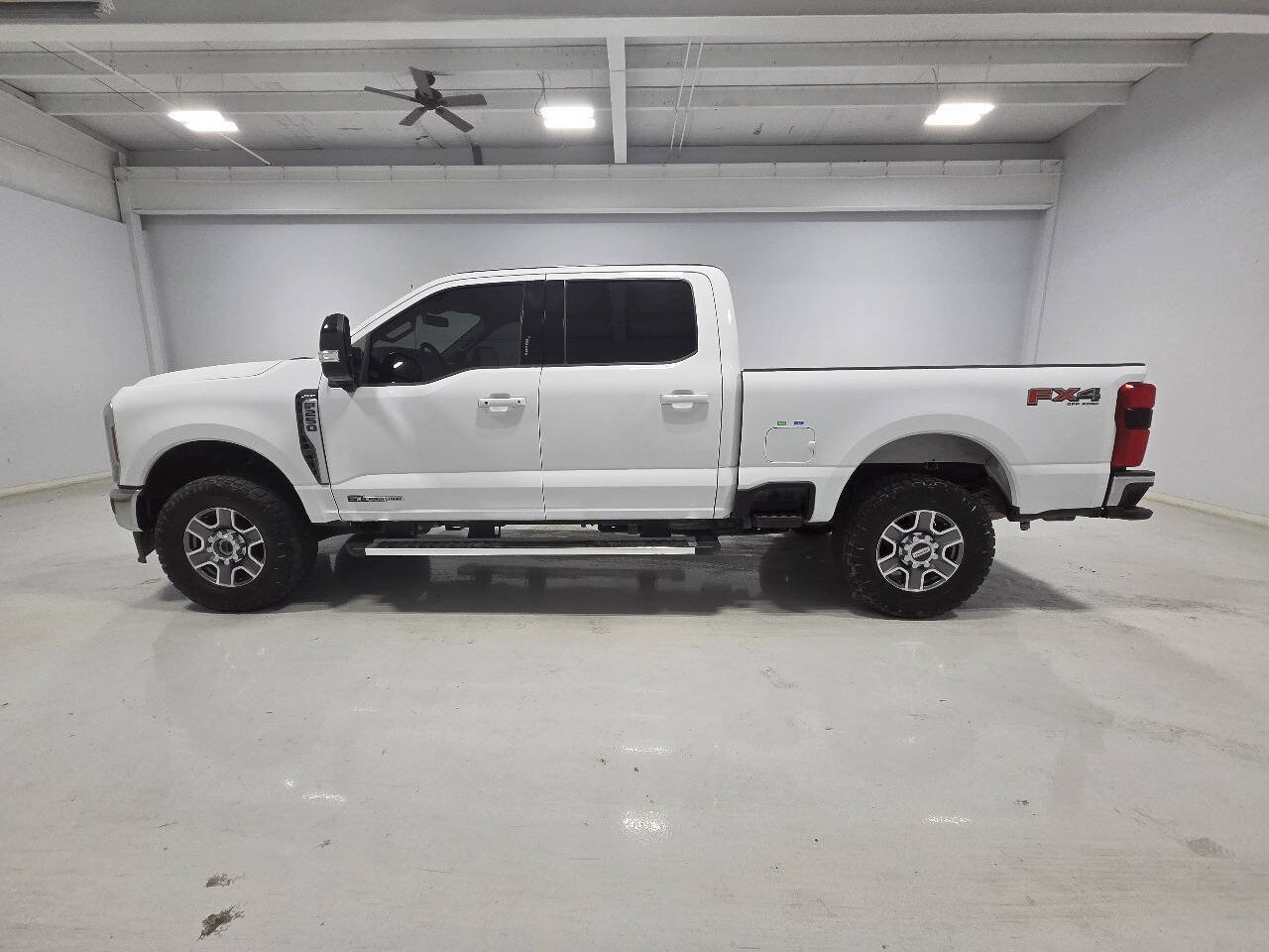 Used 2024 Ford F250 Lariat w/ FX4 Off-Road Package AWD/4WD image 5