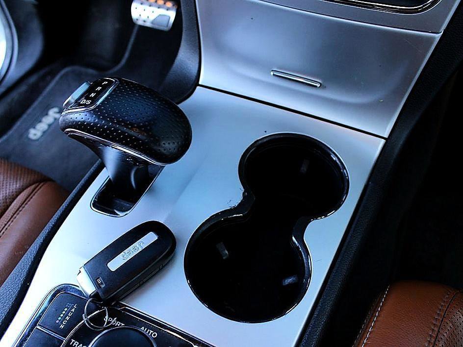 Used 2014 Jeep Grand Cherokee SRT image 26