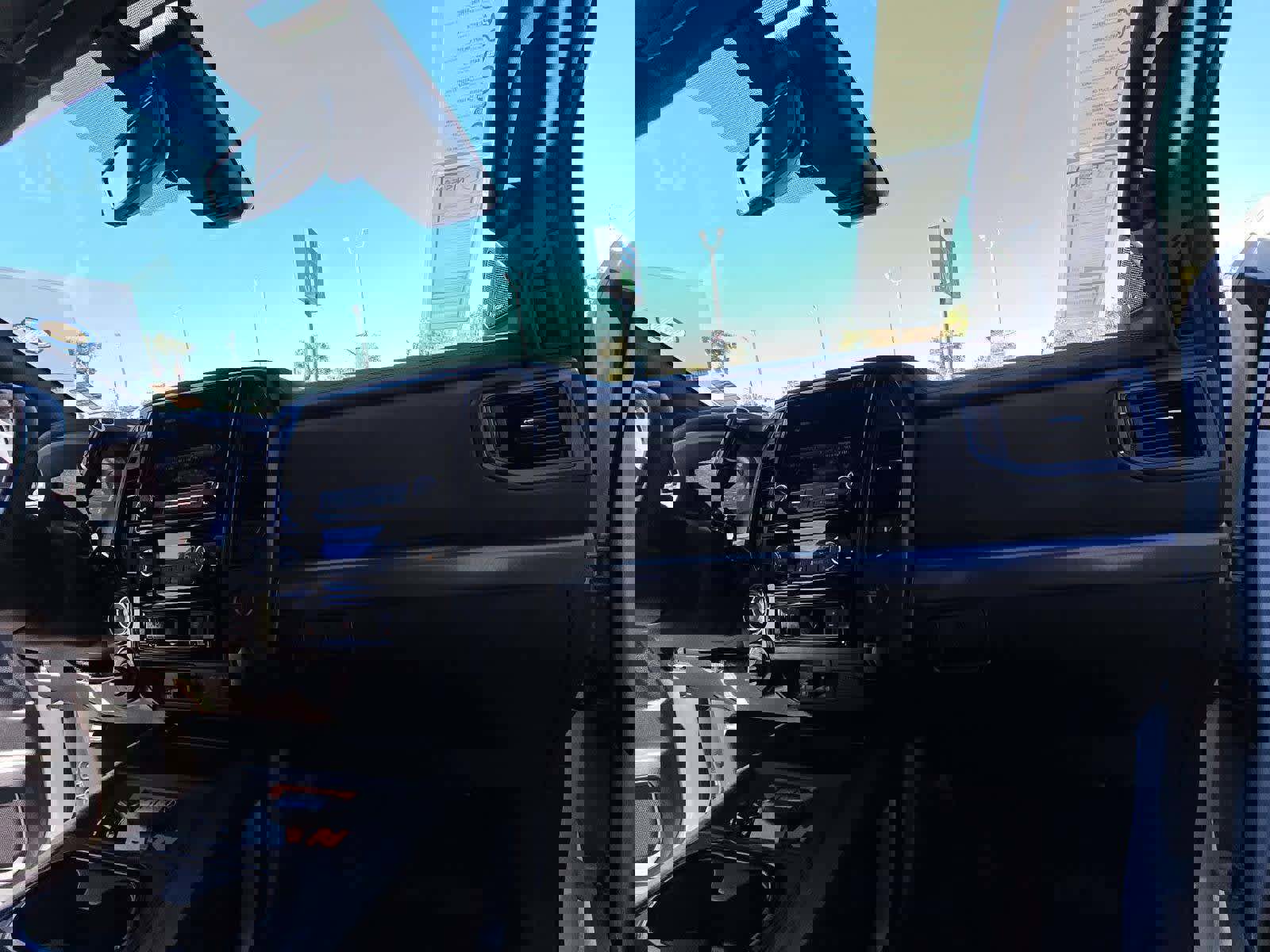 Used 2024 Nissan Titan PRO-4X w/ Pro-4x Utility Package image 8