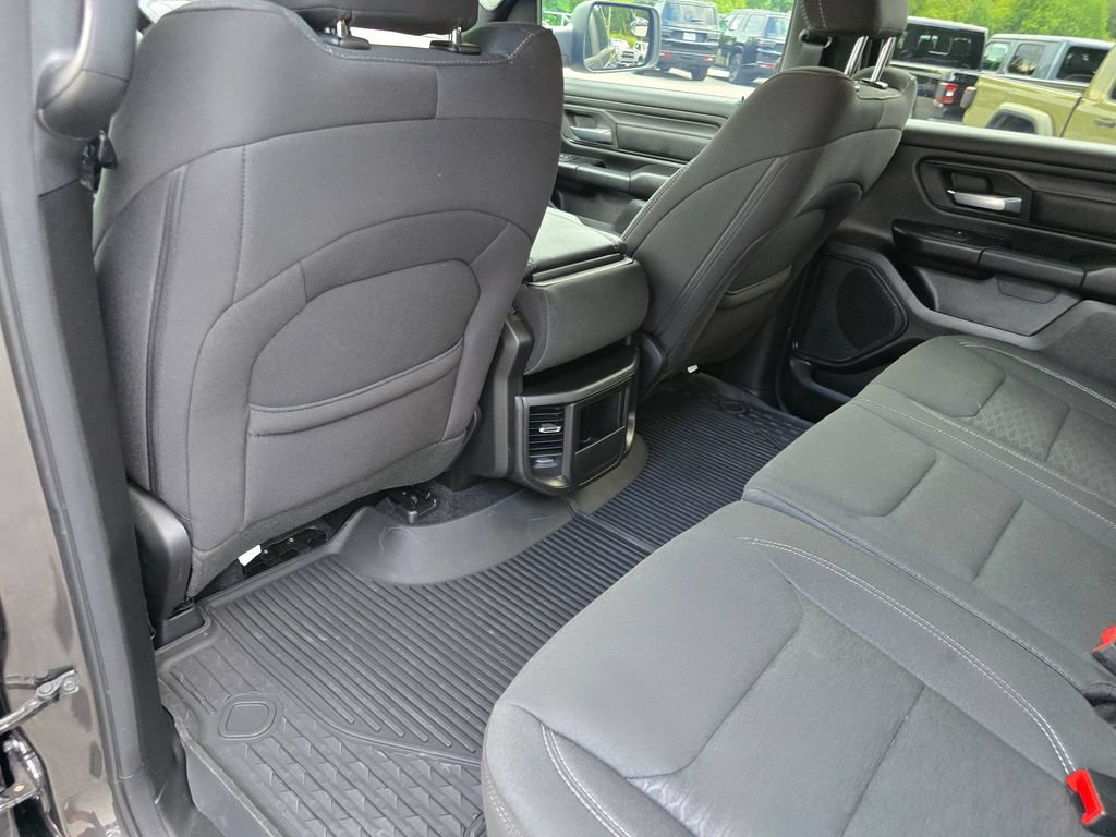 Used 2025 RAM 1500 Warlock AWD/4WD image 25
