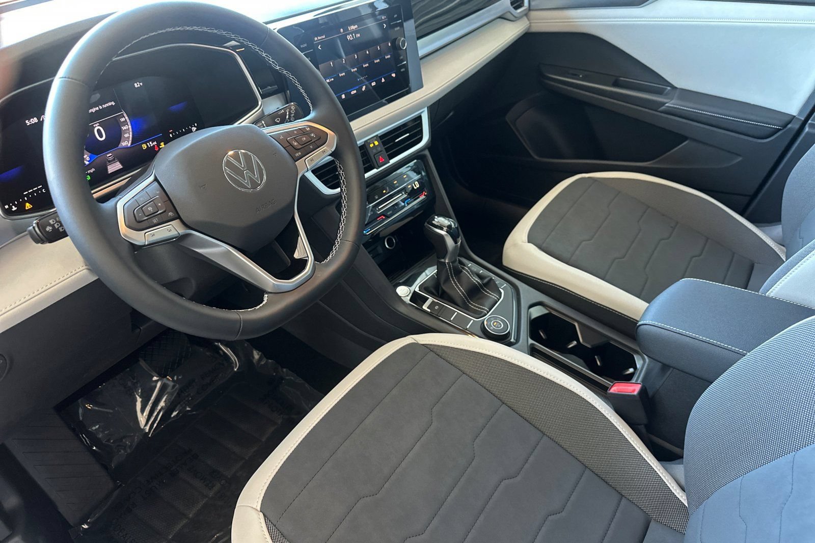 New 2026 Volkswagen Taos SE AWD/4WD image 9
