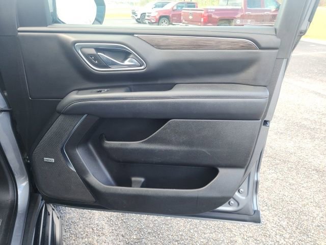 Used 2021 Chevrolet Suburban LT w/ LT Signature Package RWD image 23