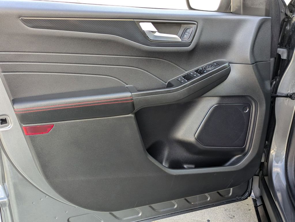 Used 2024 Ford Escape ST-Line image 11