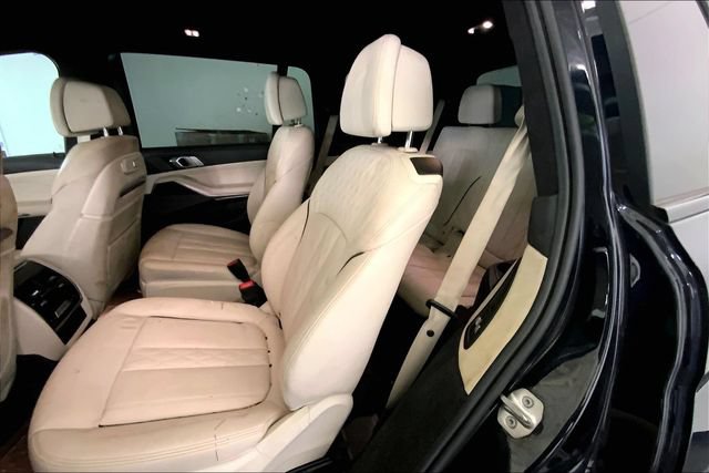 Used 2024 BMW X7 xDrive40i w/ M Sport Package AWD/4WD image 12