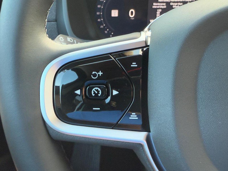 New 2026 Volvo XC90 B6 Plus w/ Protection Package Premier AWD/4WD image 12
