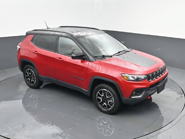 Used 2025 Jeep Compass Trailhawk AWD/4WD image 18