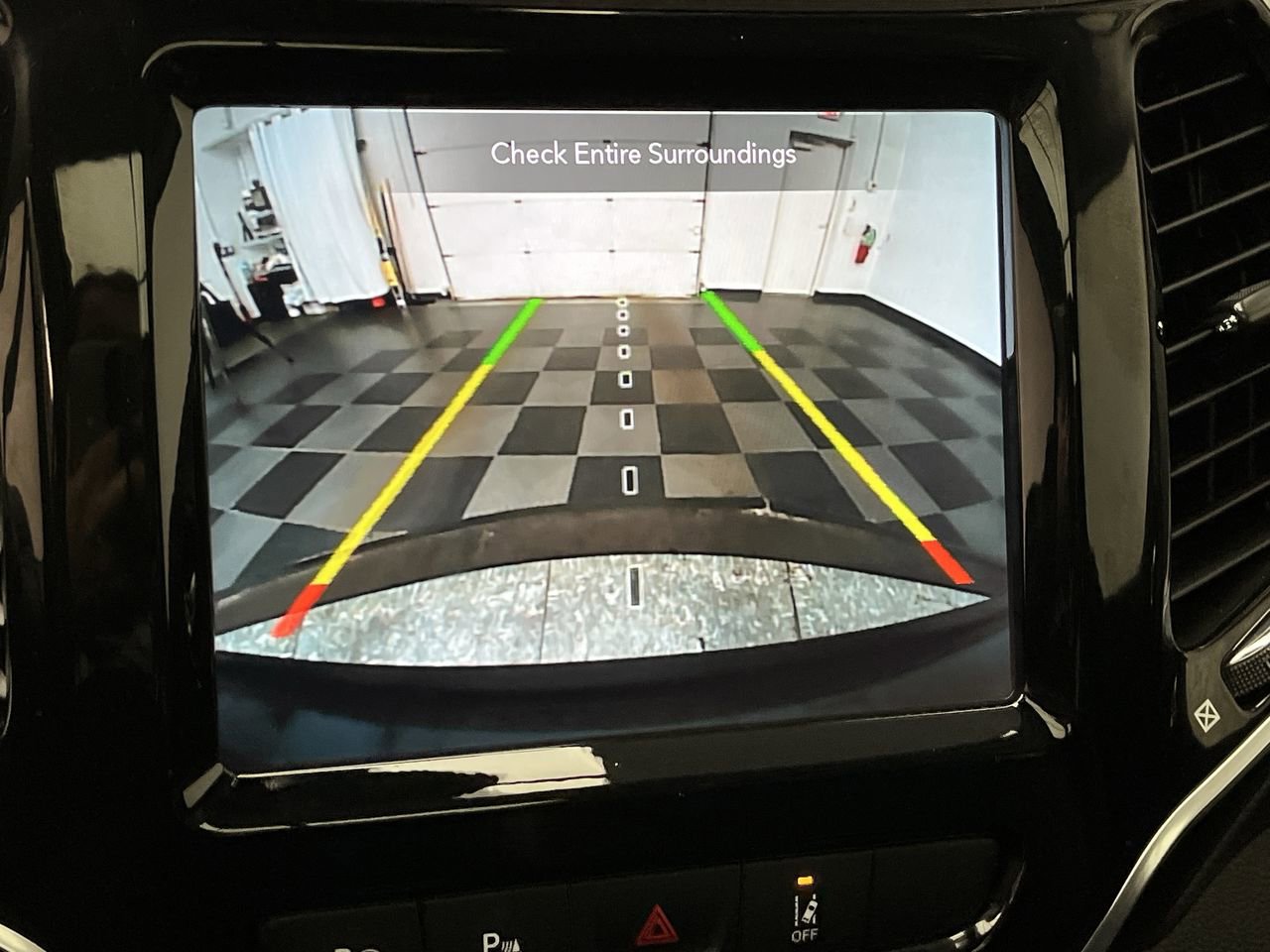 Used 2021 Jeep Cherokee Limited w/ Elite Package AWD/4WD image 6