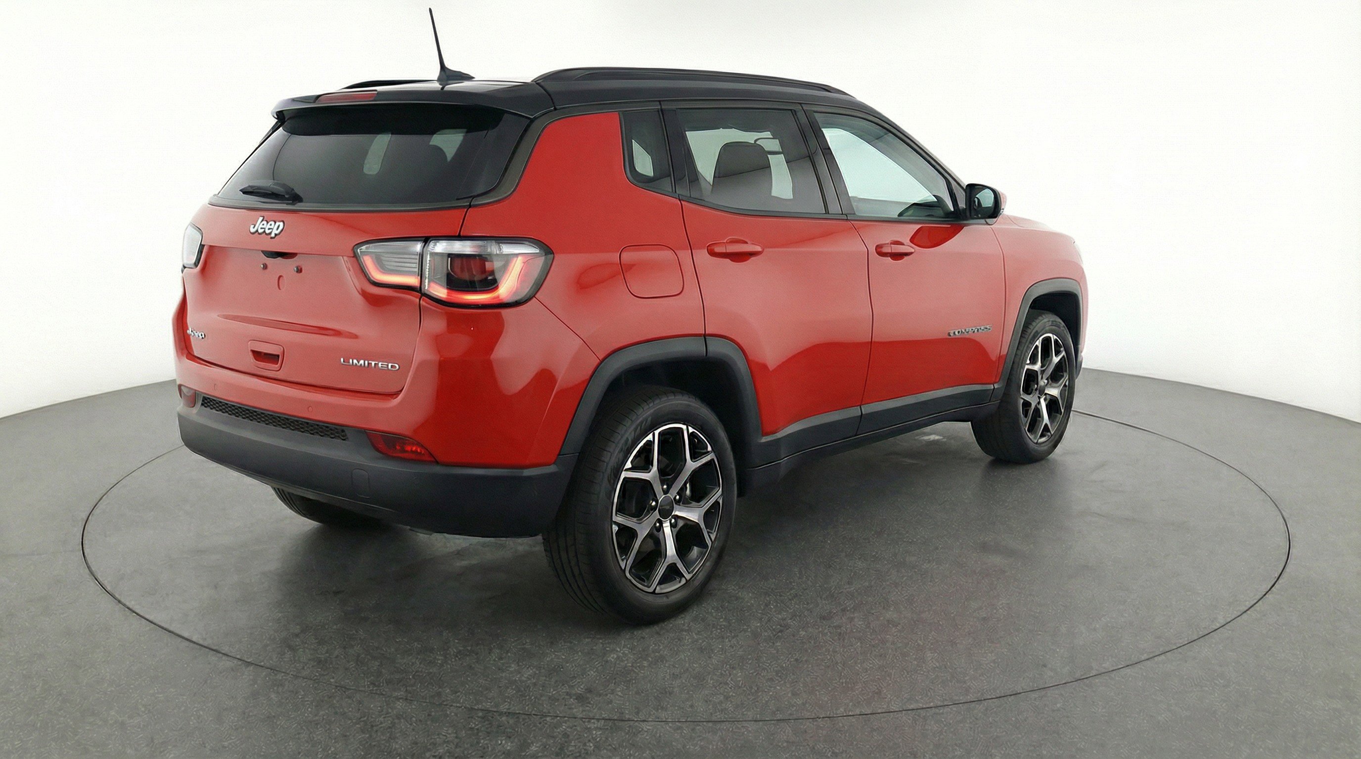 Used 2025 Jeep Compass Limited AWD/4WD image 9