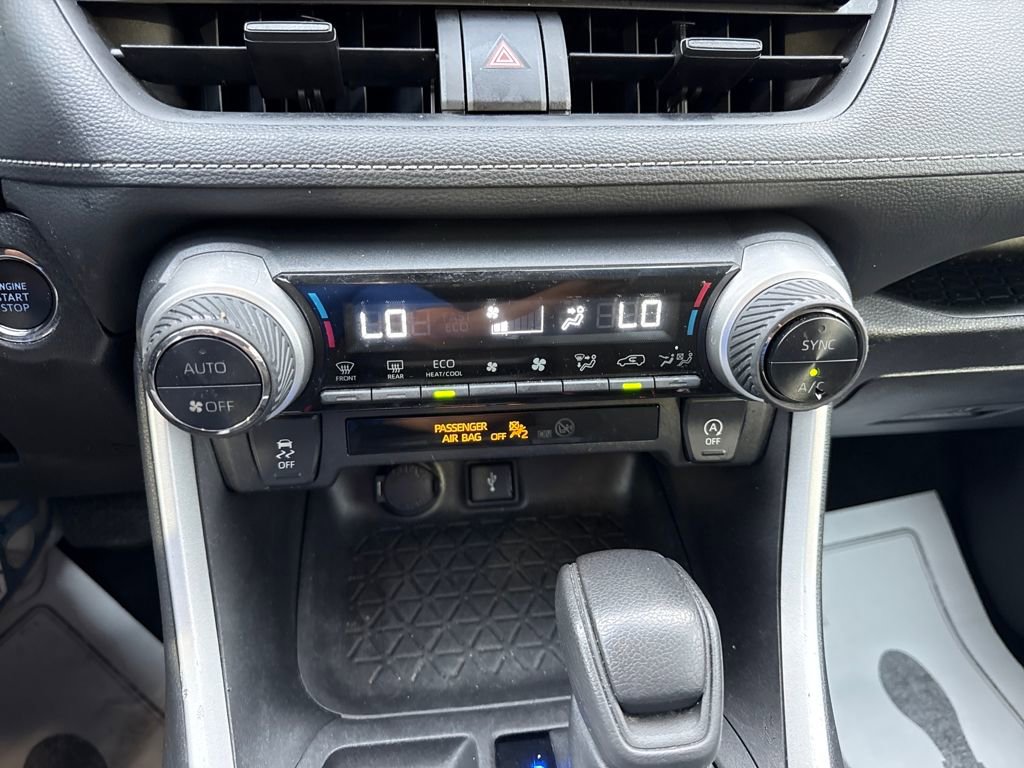 Used 2022 Toyota RAV4 XLE image 22