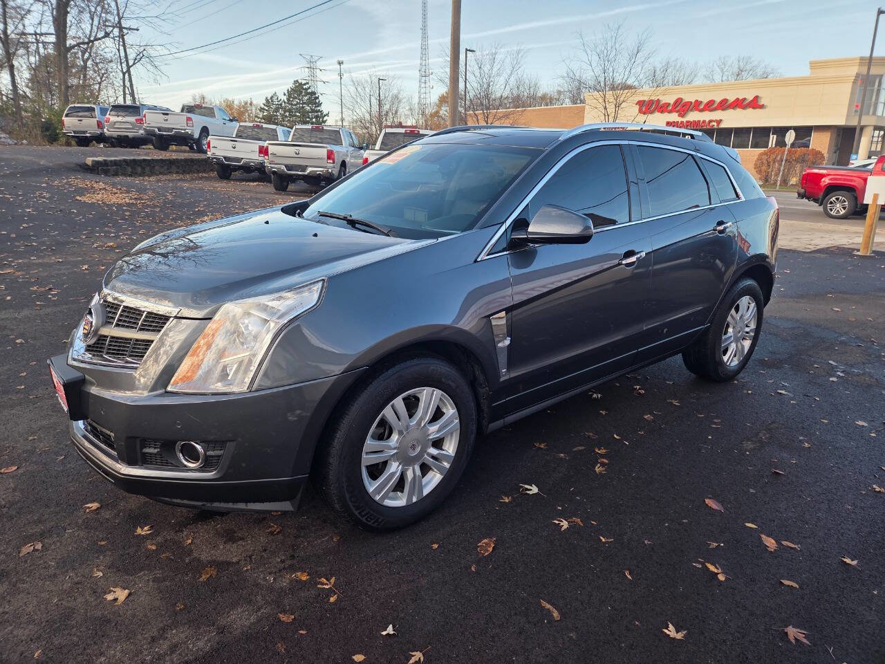 Used 2011 Cadillac SRX Luxury image 4