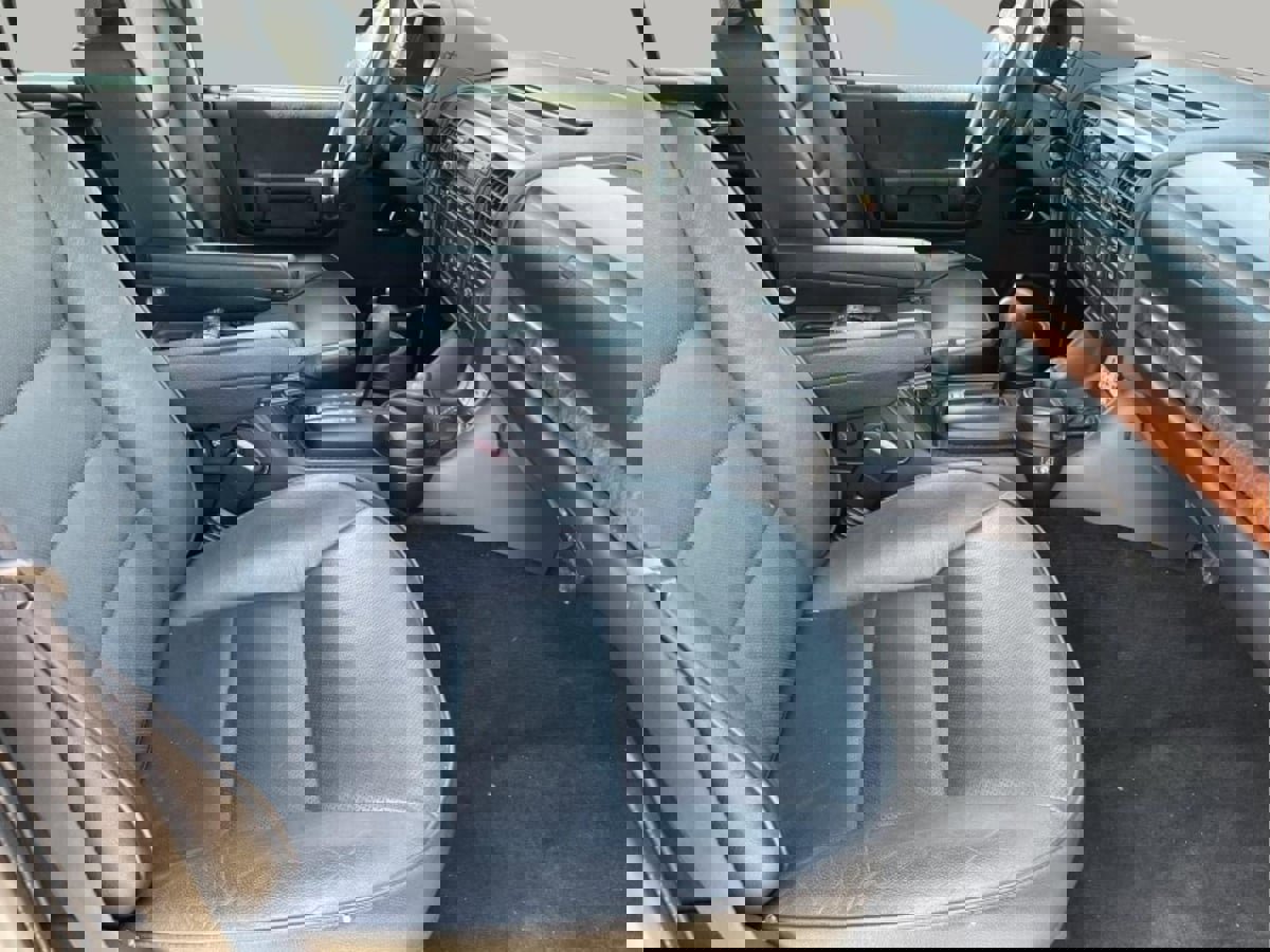 Used 2004 Land Rover Discovery SE image 16