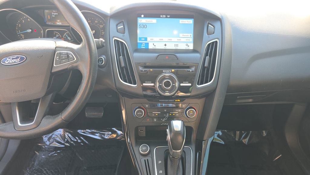 Used 2016 Ford Focus Titanium FWD image 14