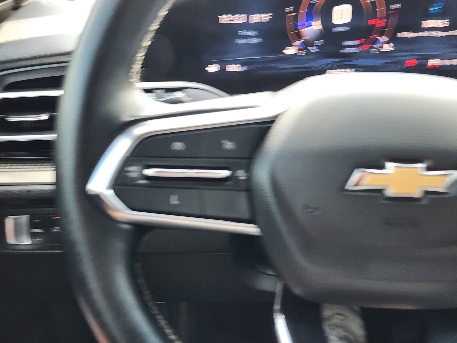 Used 2024 Chevrolet Traverse LT image 31