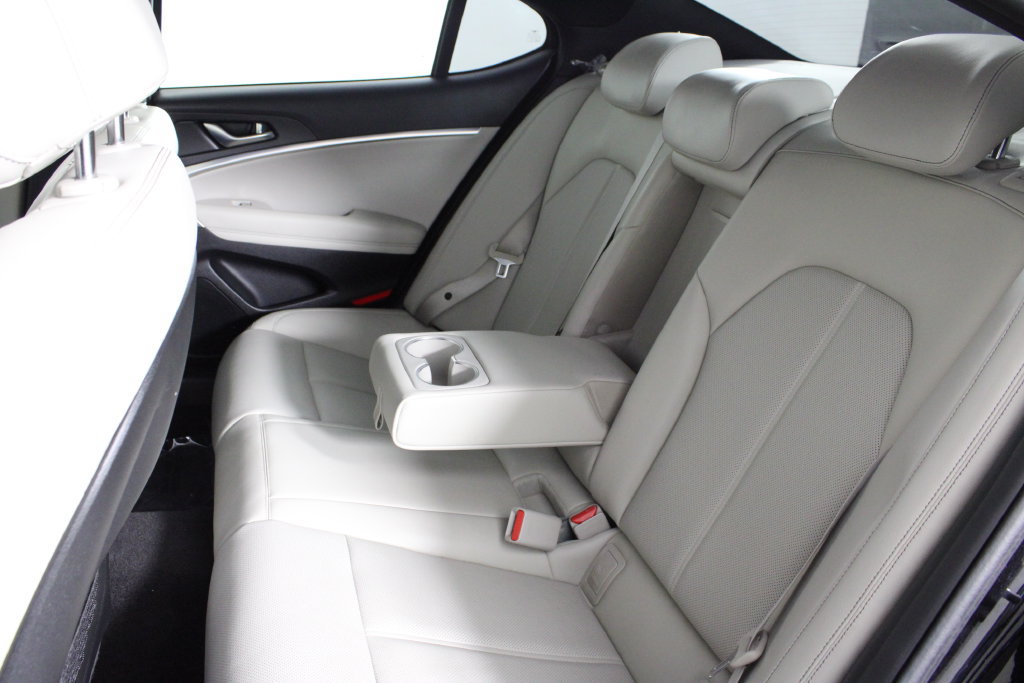 Used 2023 Genesis G70 2.0T RWD image 19