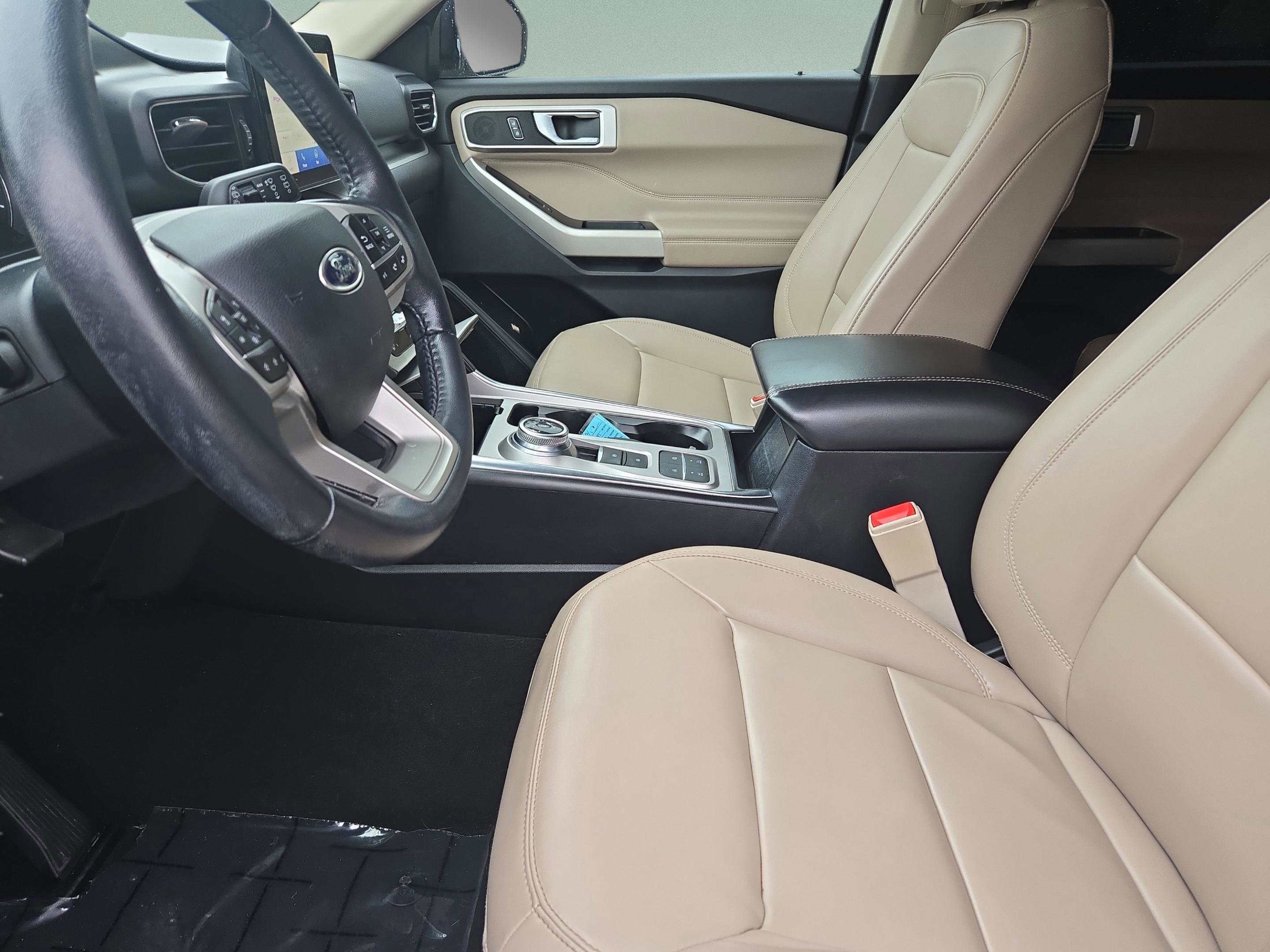 Used 2021 Ford Explorer XLT w/ Equipment Group 202A image 19