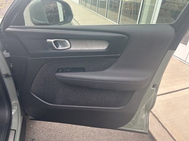 Certified 2025 Volvo XC40 B5 Plus image 14