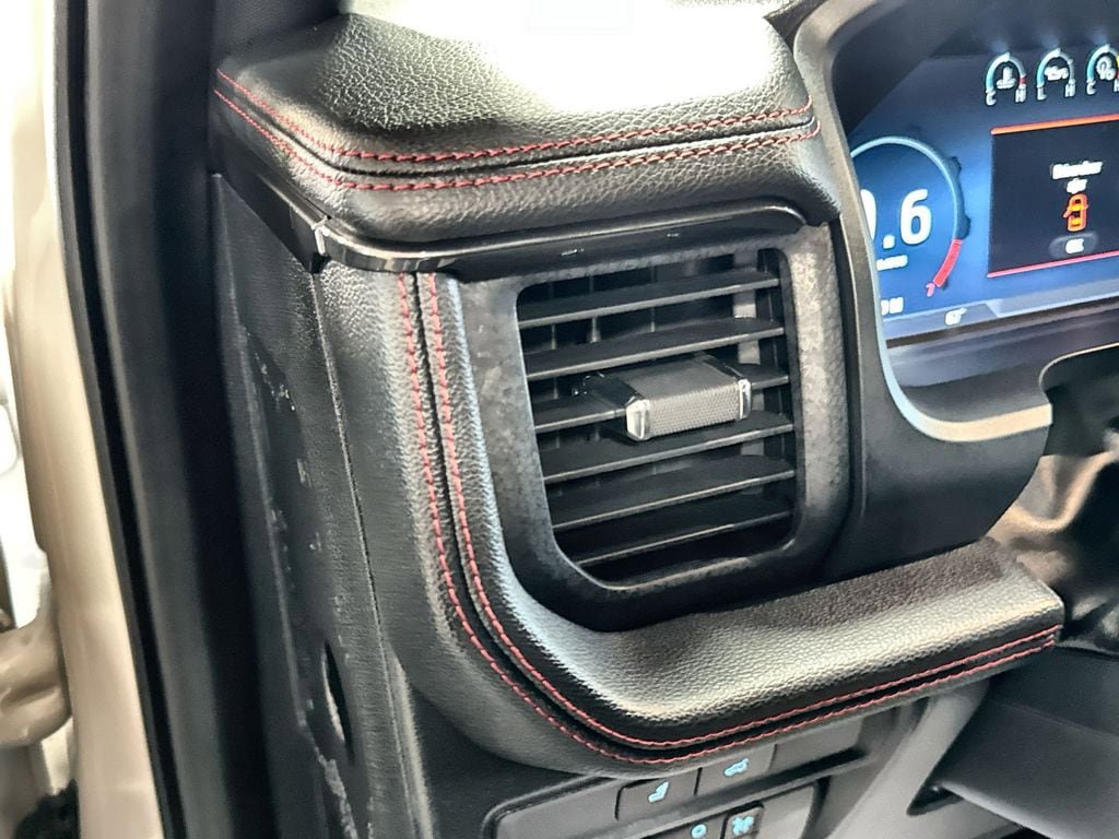 Used 2024 Ford Expedition Limited RWD image 15