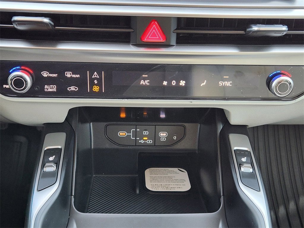 New 2026 Kia Sorento S w/ S Panoramic Sunroof Package image 22