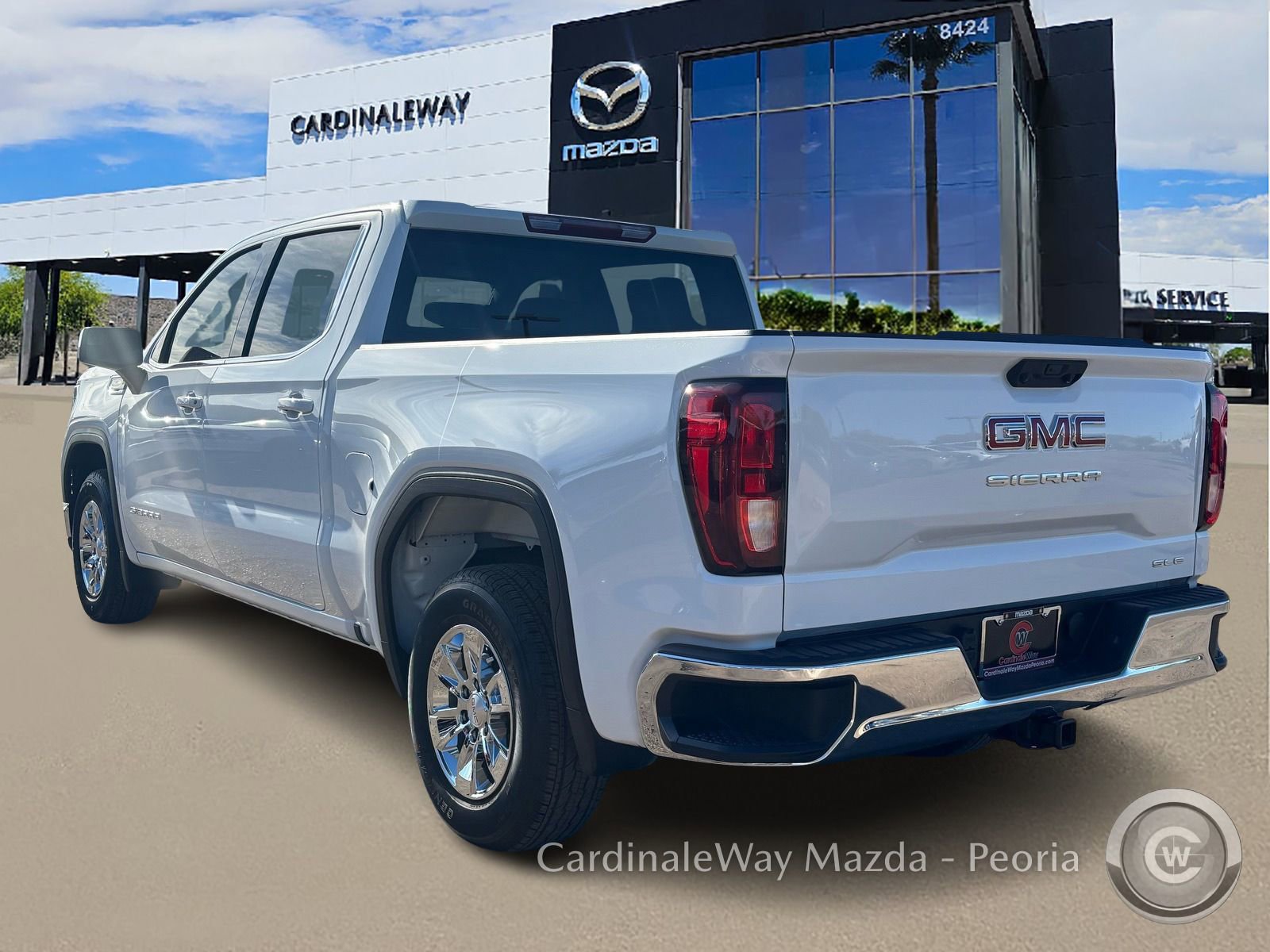 Used 2025 GMC Sierra 1500 SLE image 4