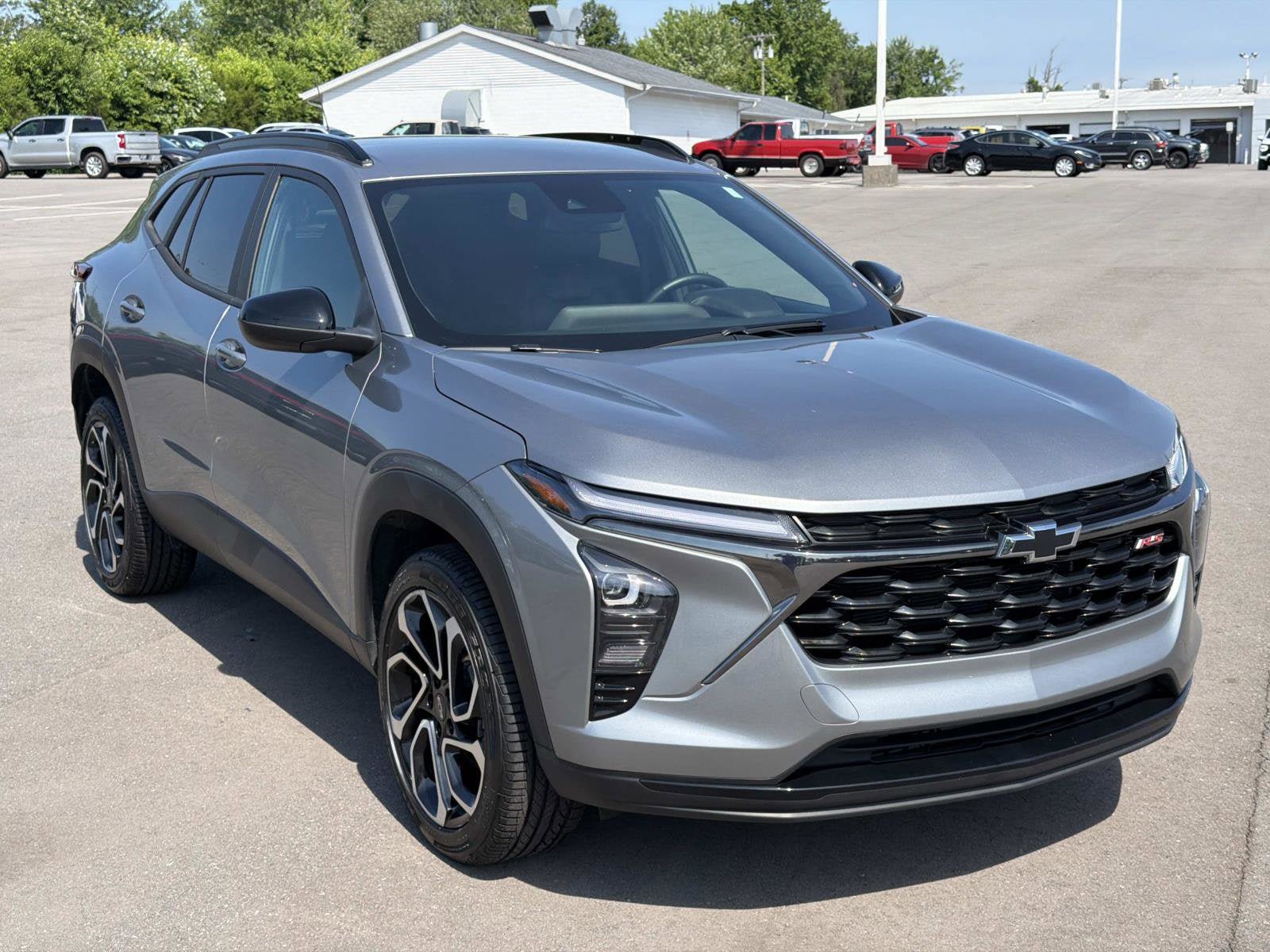 Certified 2025 Chevrolet Trax RS w/ Driver Confidence Package FWD image 1