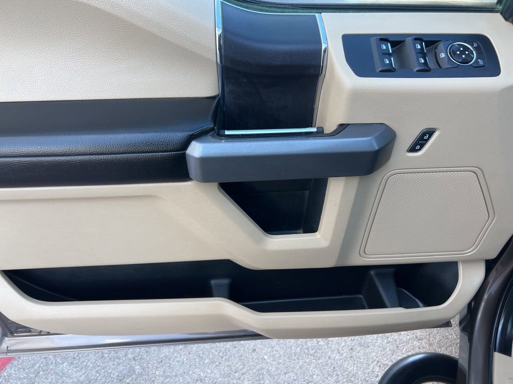 Used 2015 Ford F150 XLT image 19