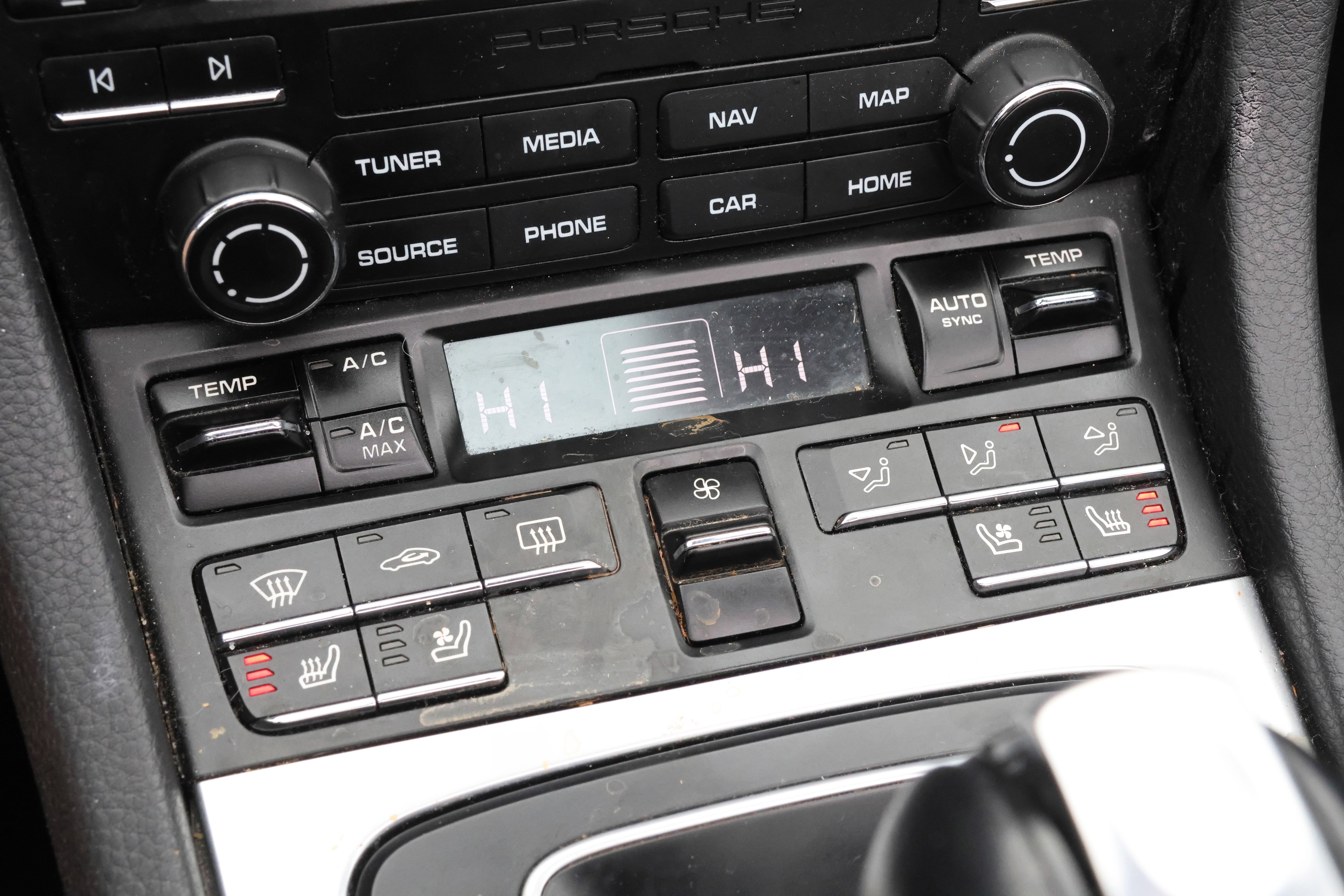 Used 2021 Porsche 718 Boxster image 26