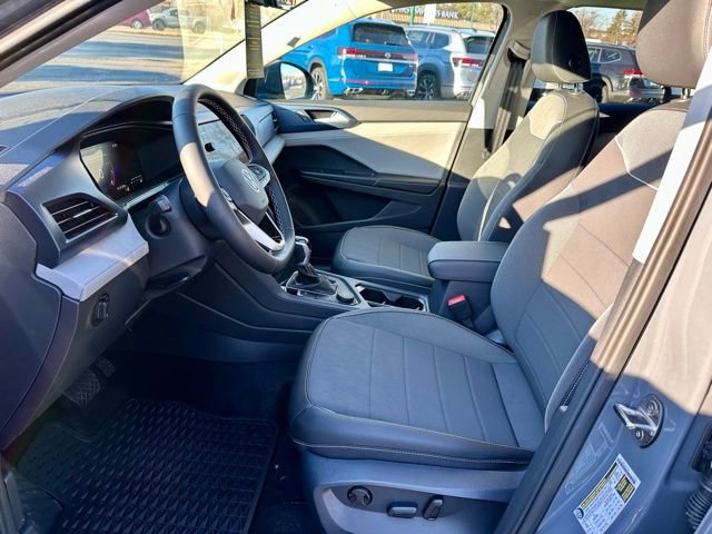 New 2024 Volkswagen Taos SE image 11