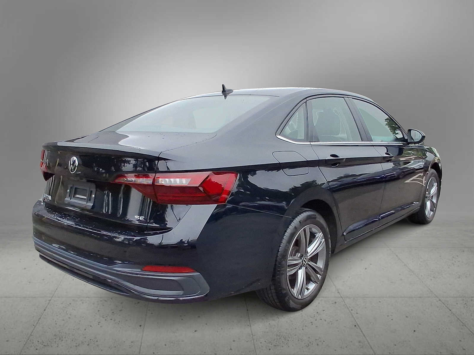 Used 2023 Volkswagen Jetta SE w/ Panoramic Sunroof Package FWD image 8
