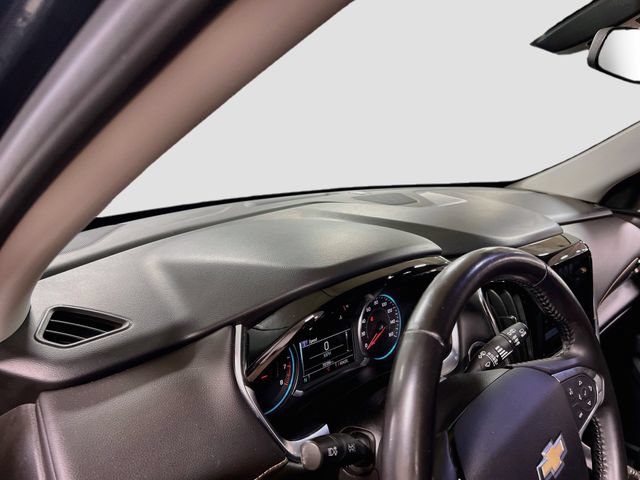 Used 2019 Chevrolet Traverse LT w/ LPO, Blackout Package FWD image 9