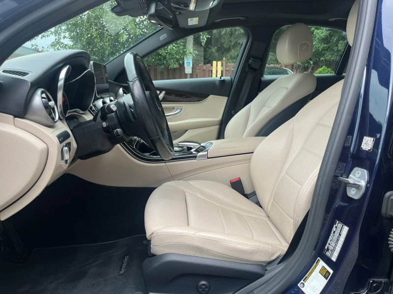 Used 2018 Mercedes-Benz C 300 4MATIC Sedan image 11